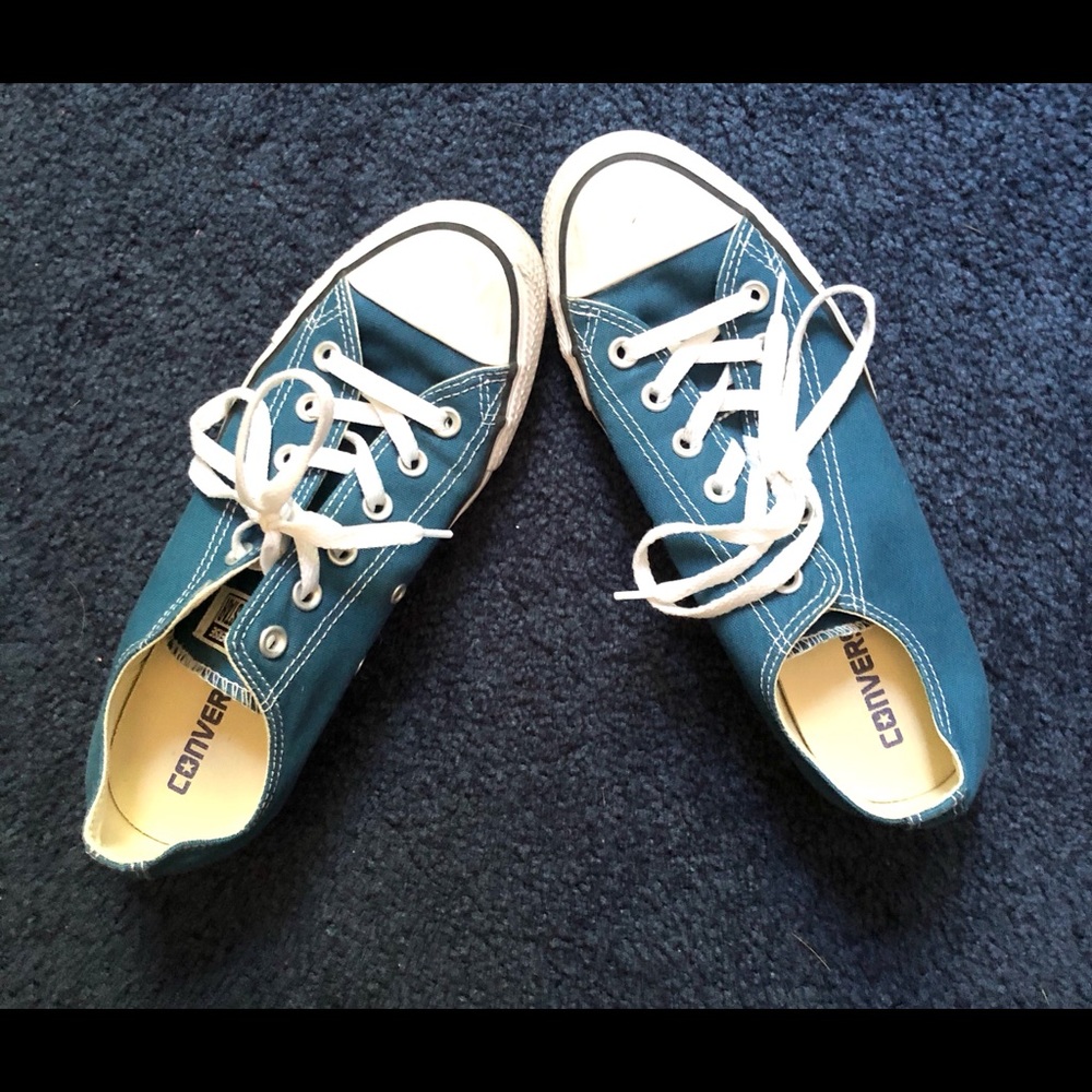 Teal low top converse